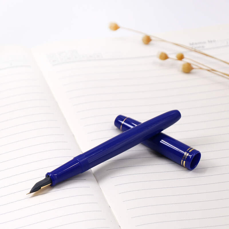 百樂(lè)（PILOT）FP-78G+鋼筆套裝   商務(wù)簽字筆練字送禮鋼筆墨水復(fù)古禮盒裝 (F尖藍(lán)色)_http://lucerna.cn/img/images/C201910/1571125769152.jpg