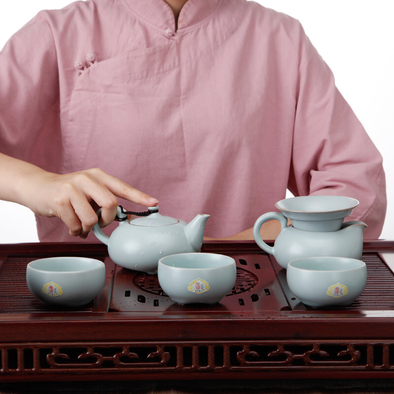 東道汝窯 功夫茶具套裝 喜樂壺杯組/一壺五杯（天青色）_http://lucerna.cn/img/sp/437/704baf6f-8466-4f6a-8284-6657a2e0a6d7.jpg