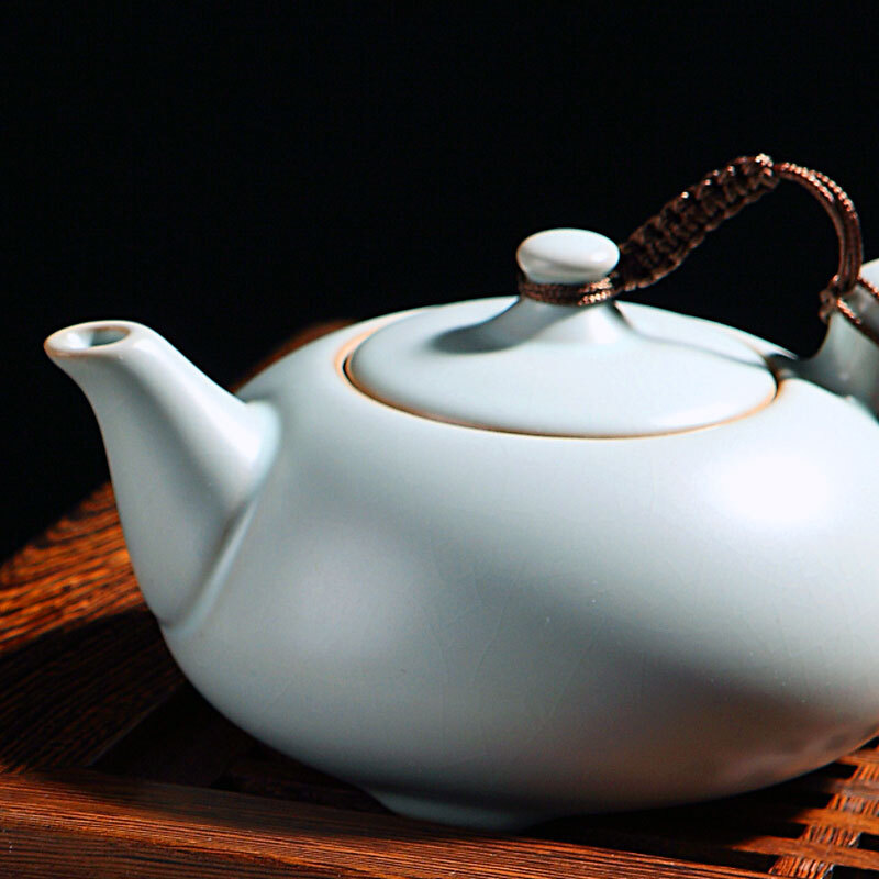東道汝窯 功夫茶具套裝 喜樂壺杯組/一壺五杯（天青色）_http://lucerna.cn/img/sp/437/9e365e21-e26f-4008-a5a3-c4a660601662.jpg